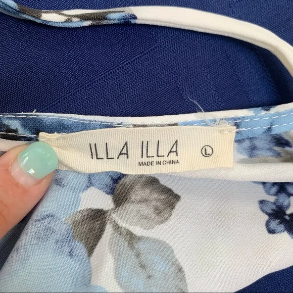 ILLA ILLA Blue and White Floral Romper - Picture 5 of 5